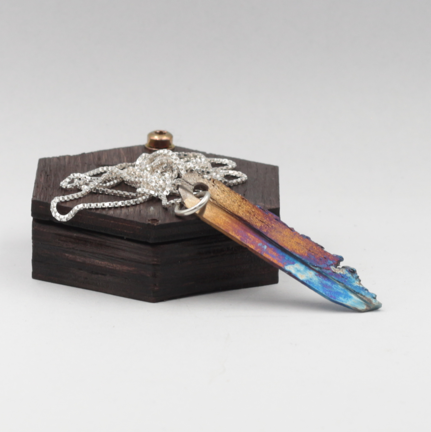 pendant _textured_titanium_male.jpg